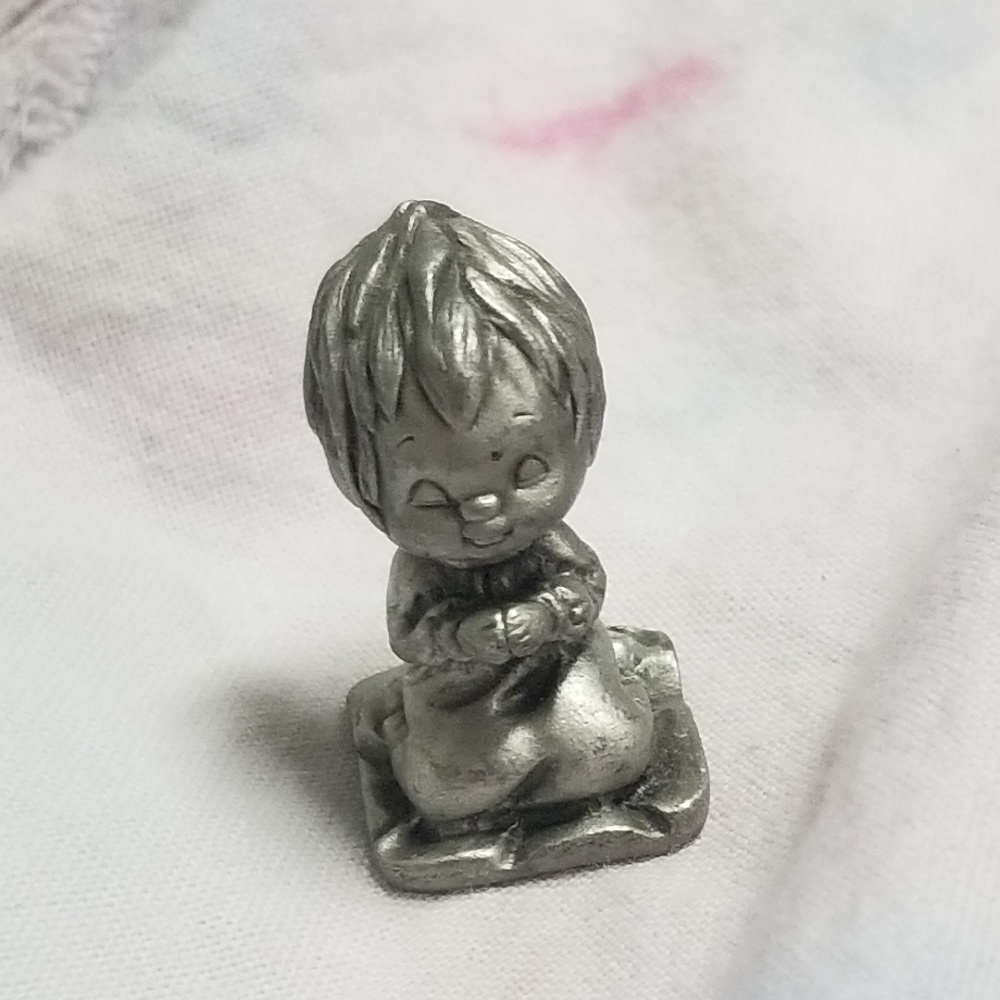 Little Gallery 1975 pewter figurine.